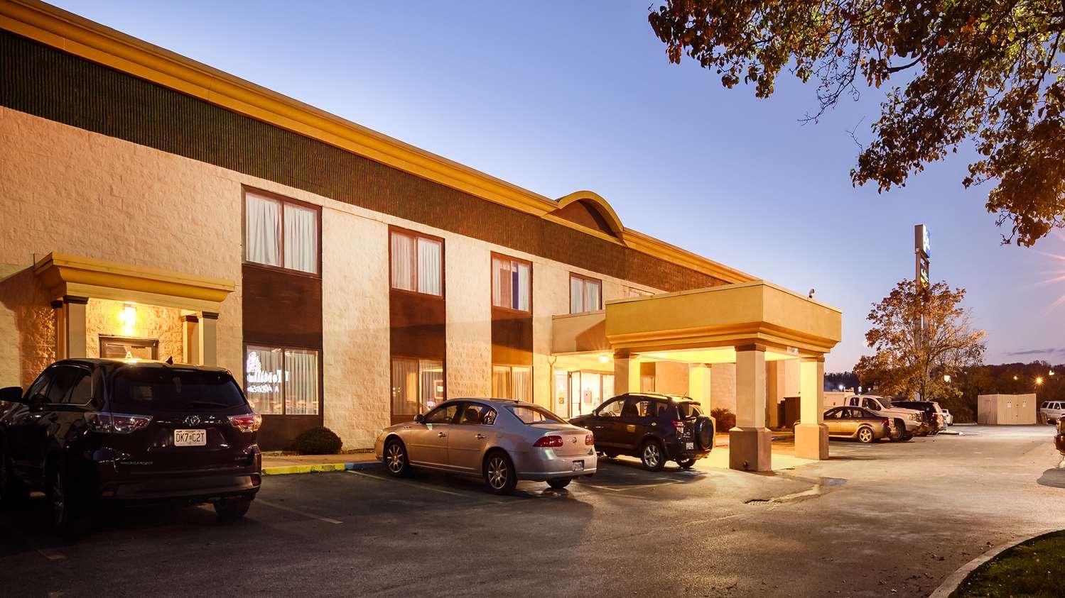 Rodeway Inn Barboursville Exteriör bild