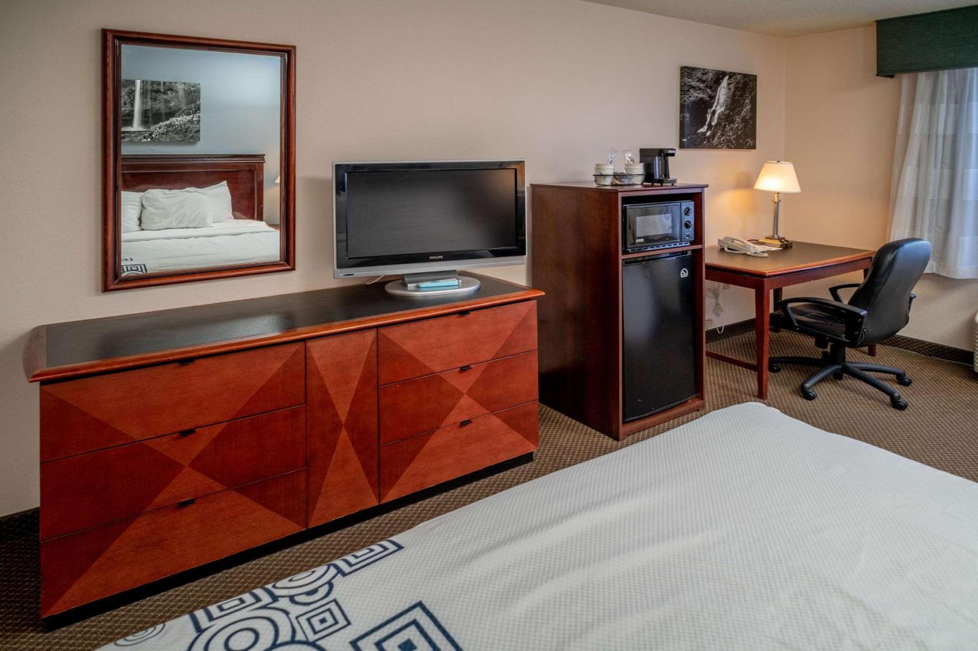 Rodeway Inn Barboursville Exteriör bild